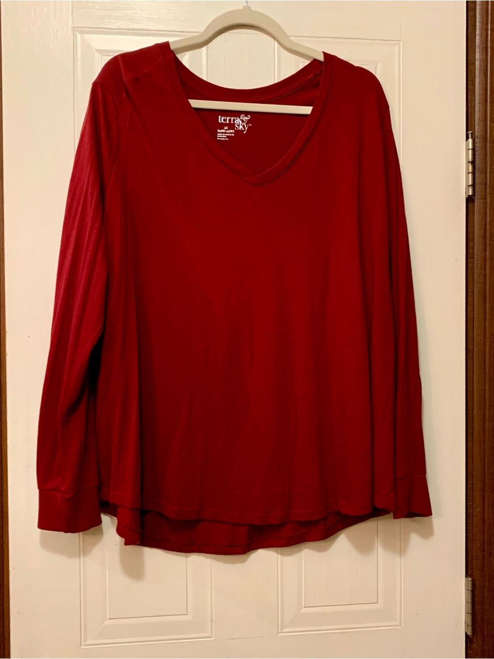 Terra & Sky Red Long Sleeve V-Neck Tee Plus Size 2X 20W-22W